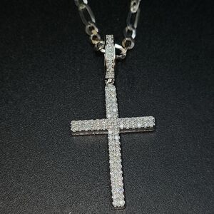 ✨ Dazzling Moissanite Silver Cross Necklace ✨